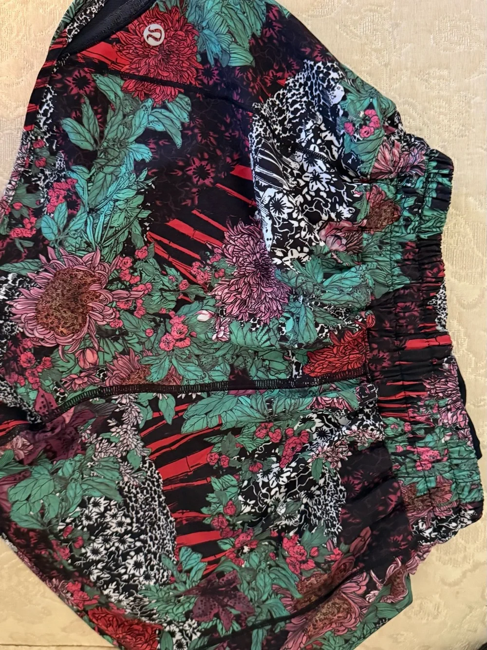 Lululemon shorts - Picture 3 of 4